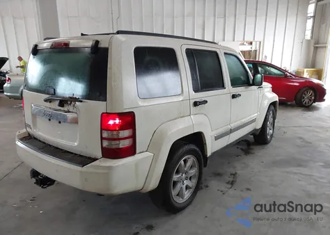 2010 Jeep Liberty из США, поврежденный, VIN 1G4TN5GK1AW109015